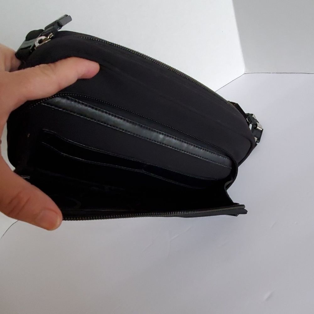 Salvatore Ferragamo Small Shoulder Bag - Picture 4 of 9